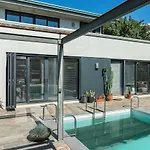 Artistic Pool Private La Canée