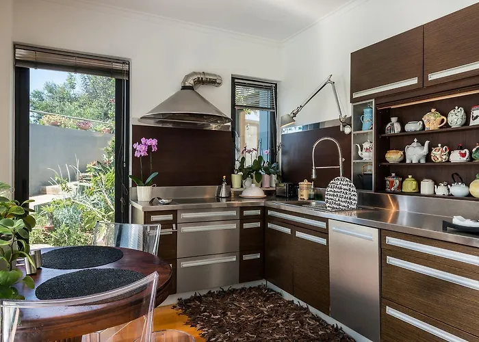 Artistic Pool Private *